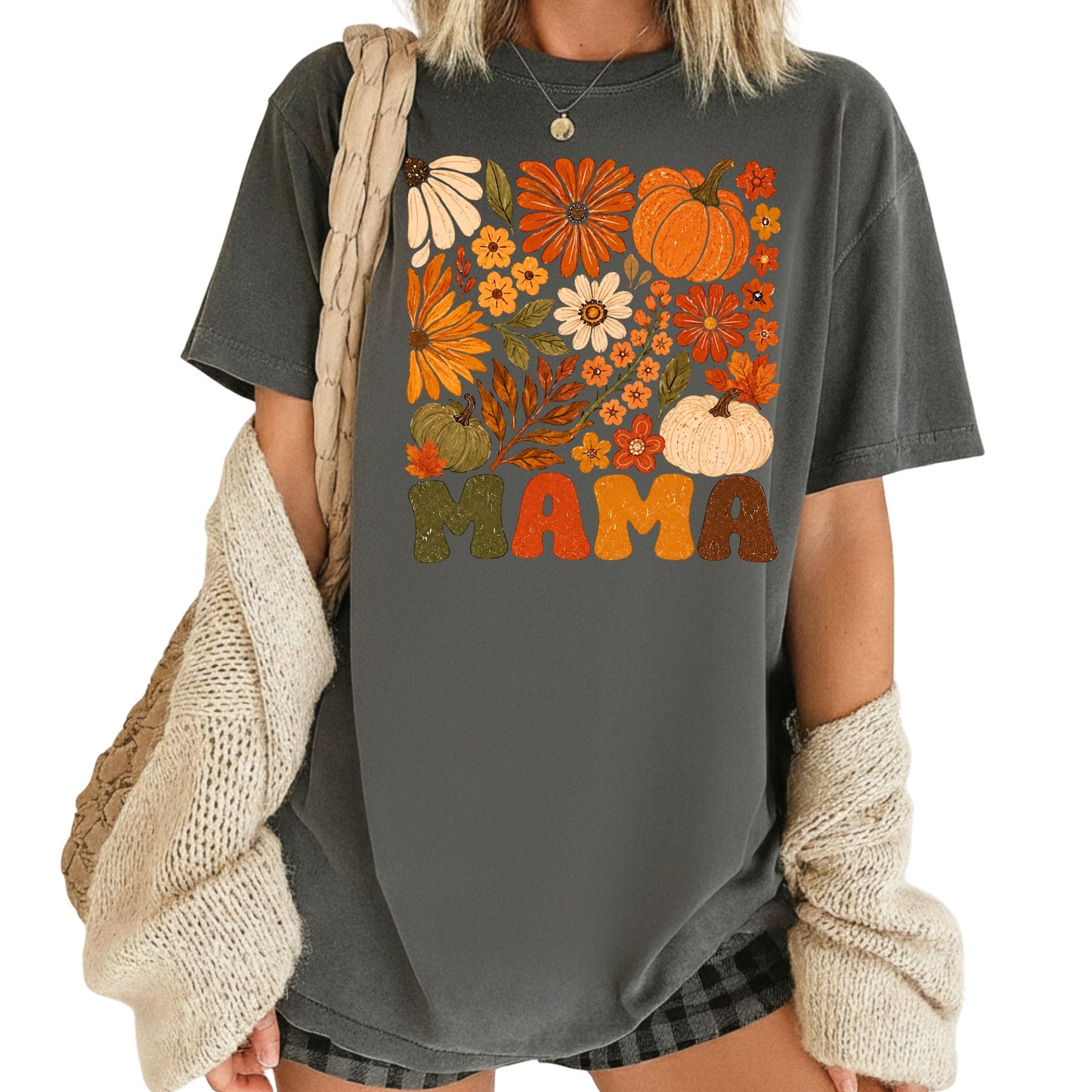 Mama Fall Floral Pumpkins T-Shirt, Retro Groovy Autumn Flowers Thanksgiving Comfort Color Tee