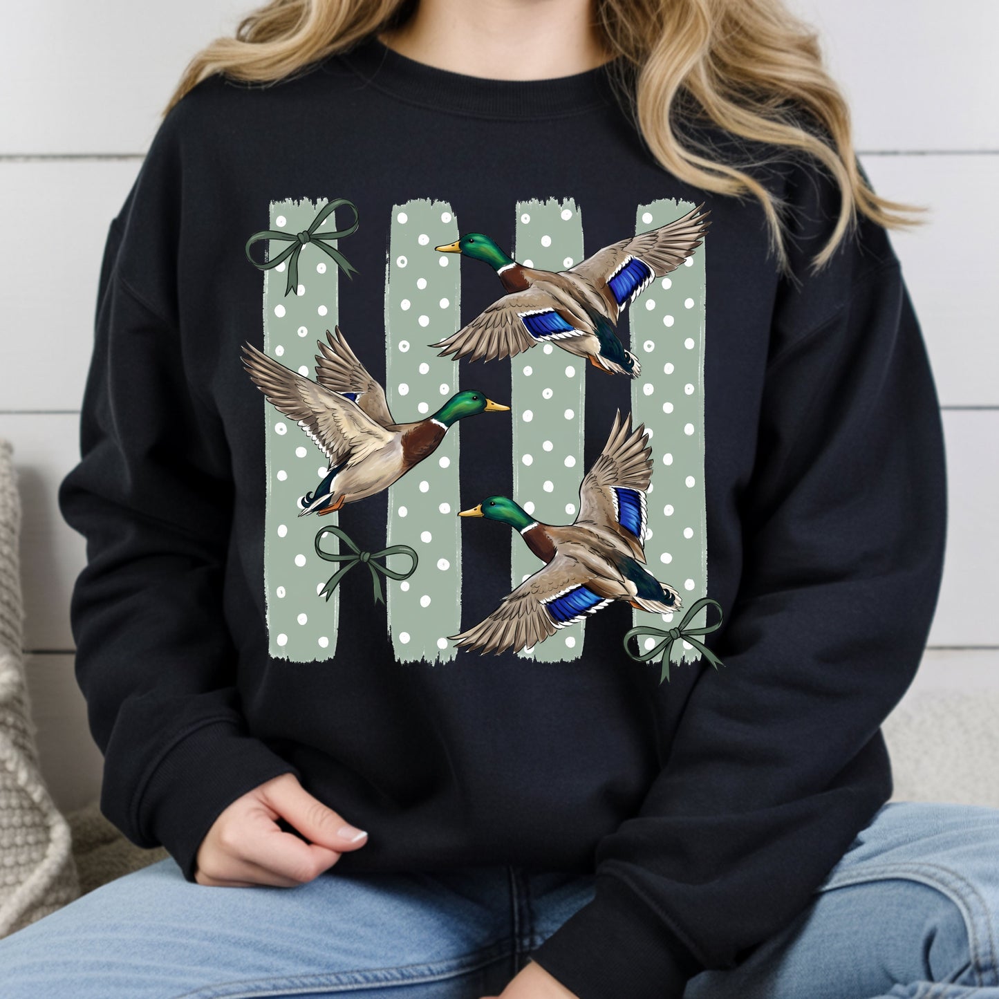 Flying Mallard Ducks Vintage T-Shirt, Green Bows Polka Dot Coquette Hunting Tee