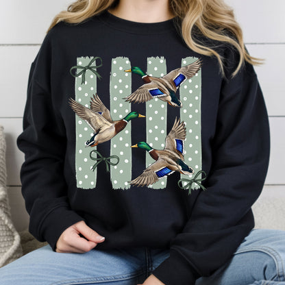 Flying Mallard Ducks Vintage T-Shirt, Green Bows Polka Dot Coquette Hunting Tee
