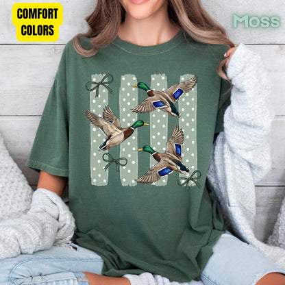 Flying Mallard Ducks Vintage T-Shirt, Green Bows Polka Dot Coquette Hunting Tee