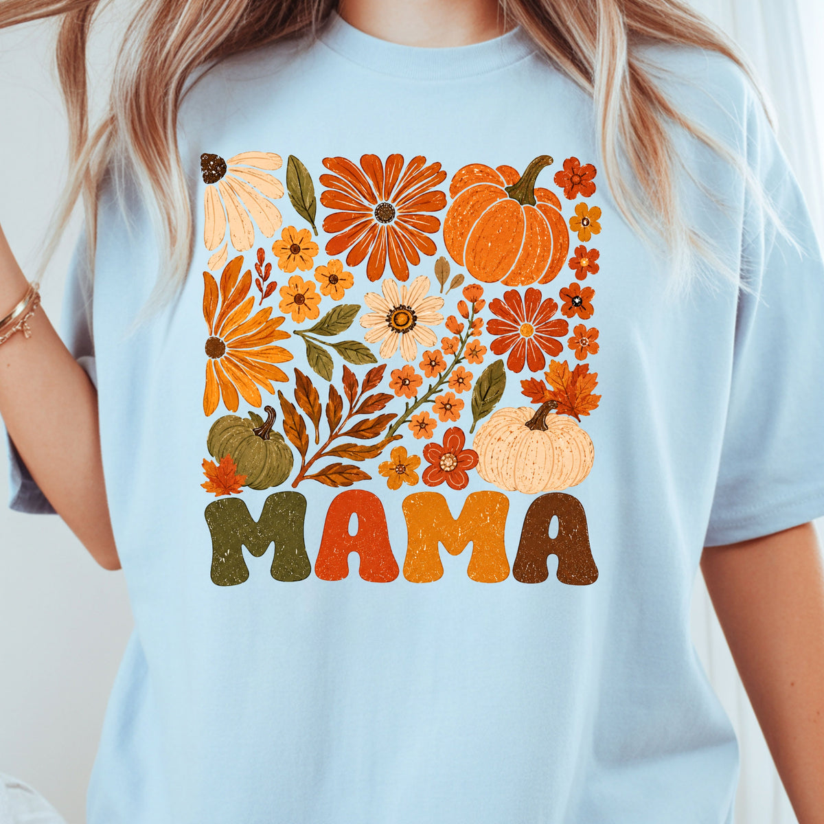 Mama Fall Floral Pumpkins T-Shirt, Retro Groovy Autumn Flowers Thanksgiving Comfort Color Tee