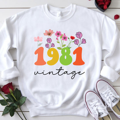 45th Birthday Shirt Women Made in 1981 T-Shirt