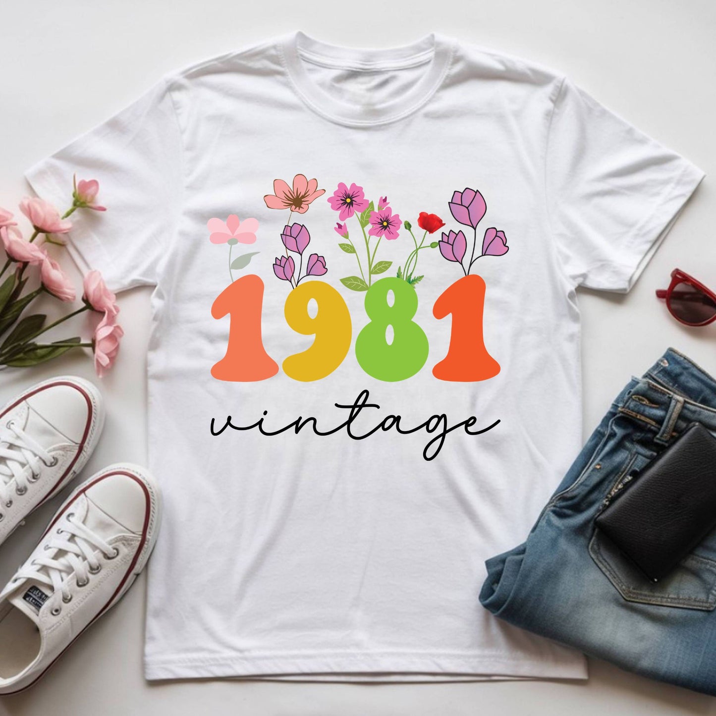 45th Birthday Shirt Women Made in 1981 T-Shirt