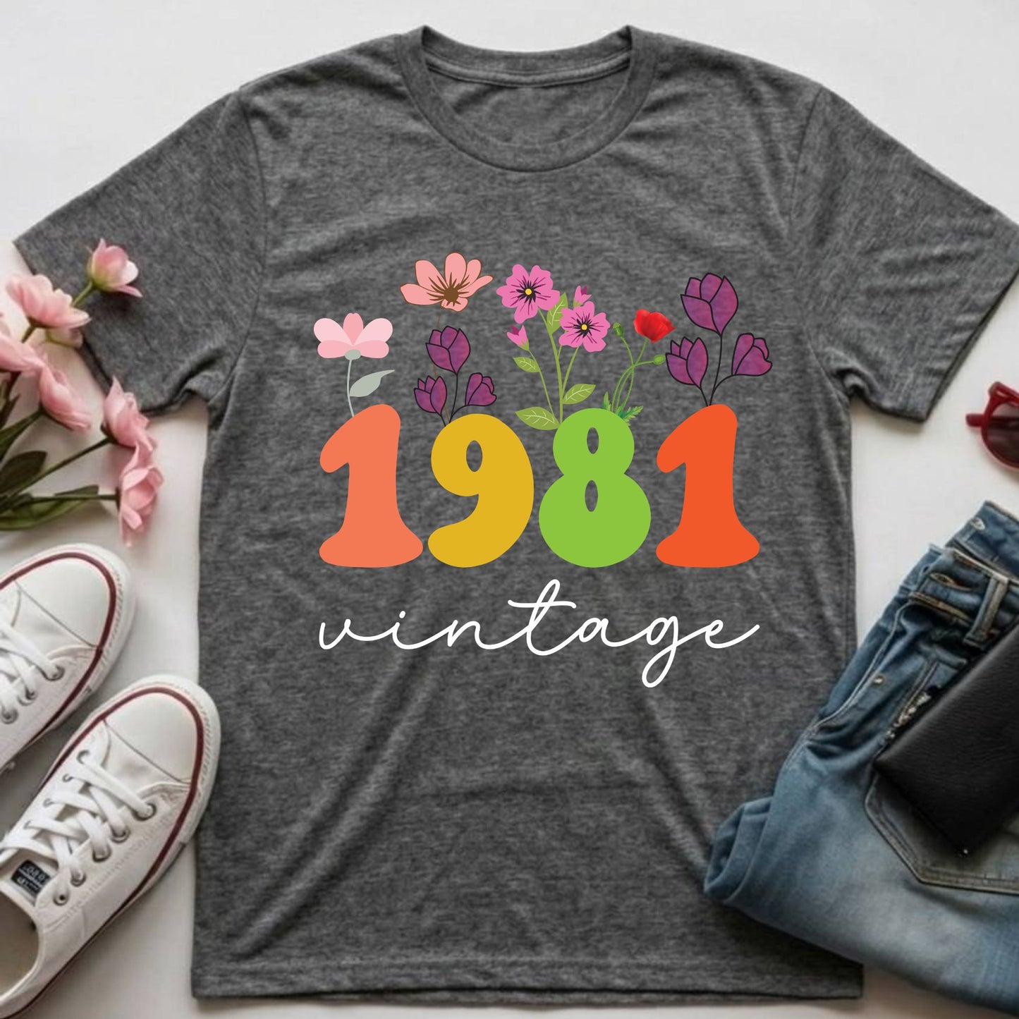 45th Birthday Shirt Women Made in 1981 T-Shirt