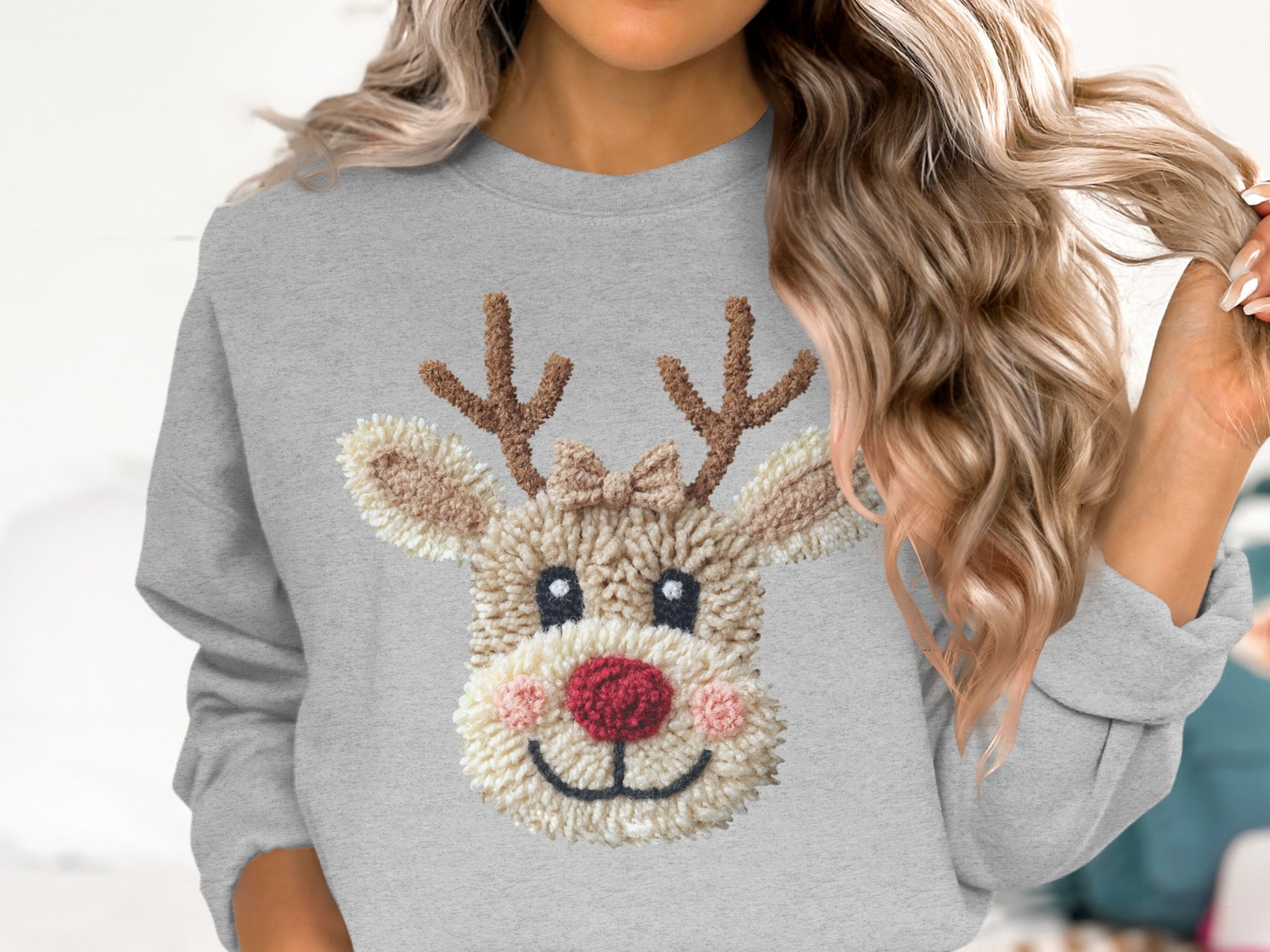 Adorable Reindeer Face Design for Cozy Sweatshirt