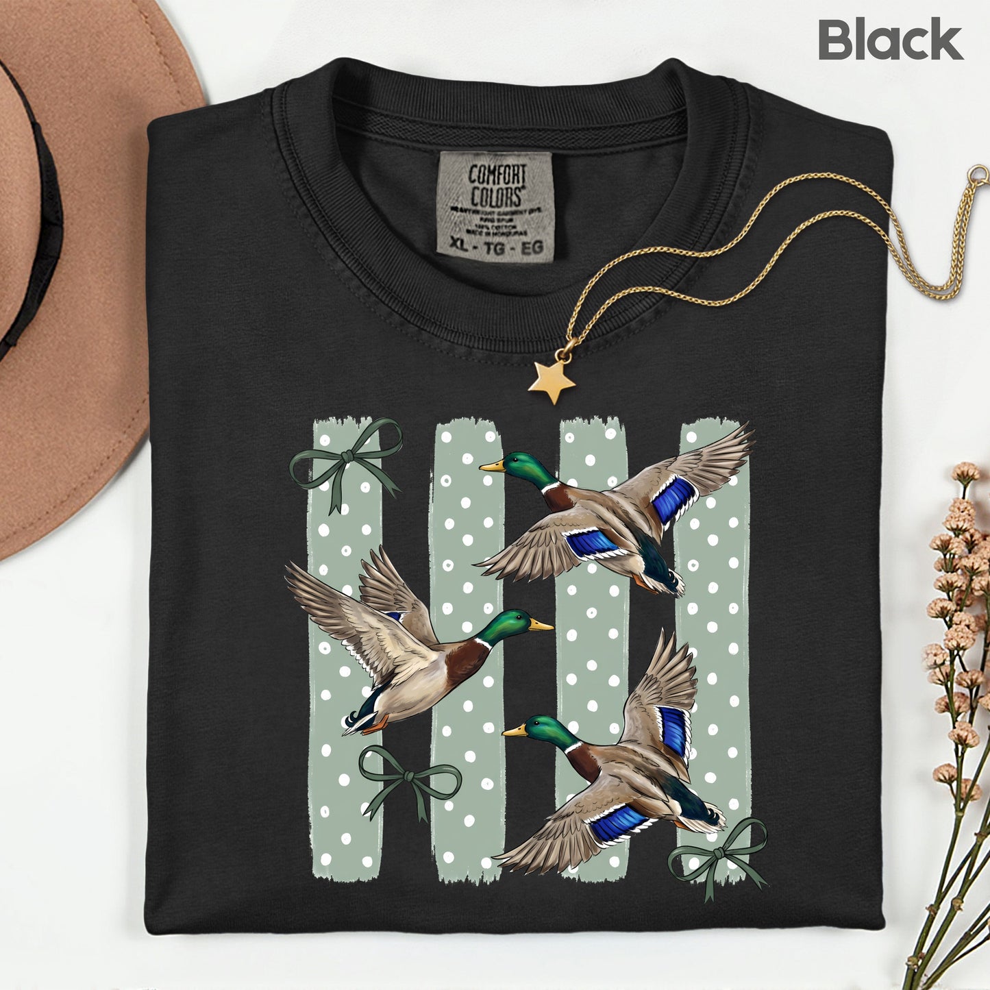 Flying Mallard Ducks Vintage T-Shirt, Green Bows Polka Dot Coquette Hunting Tee