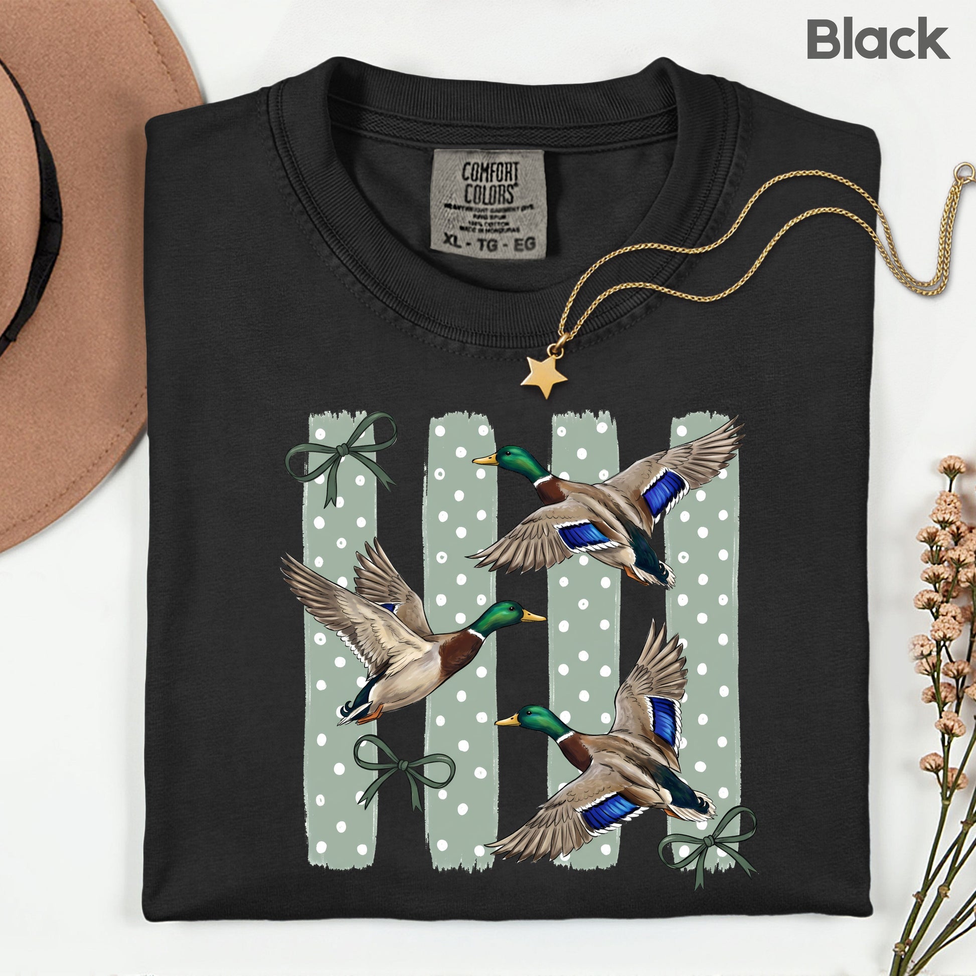 Flying Mallard Ducks Vintage T-Shirt, Green Bows Polka Dot Coquette Hunting Tee