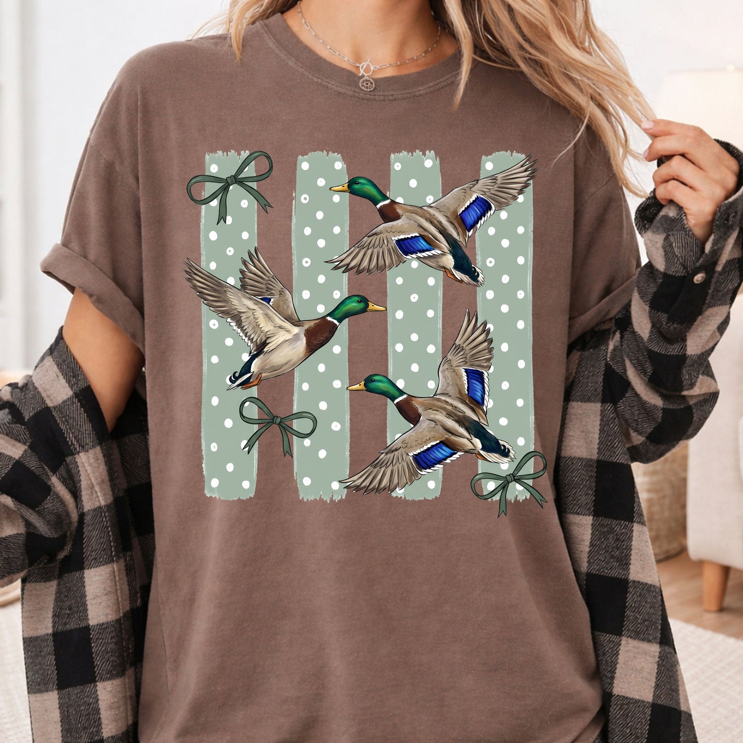 Flying Mallard Ducks Vintage T-Shirt, Green Bows Polka Dot Coquette Hunting Tee