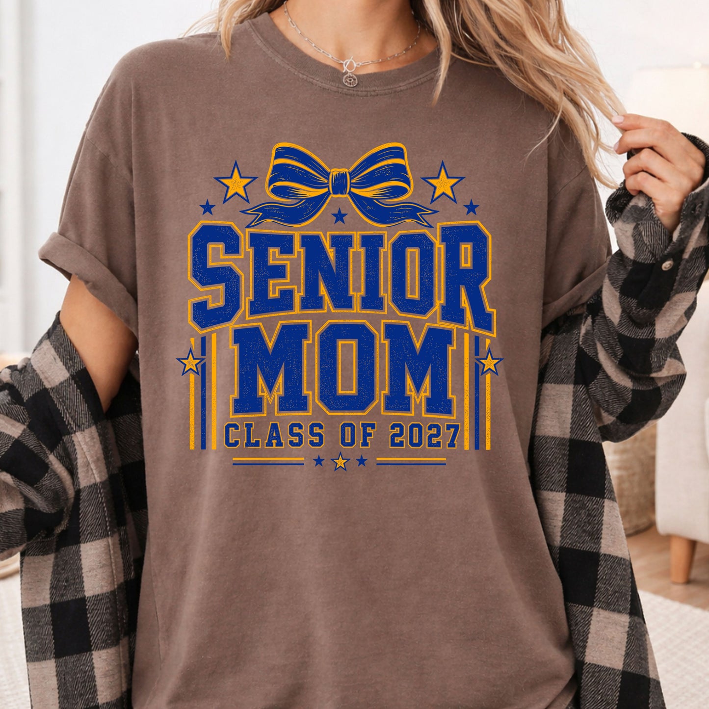 Senior Mom 2027 Royal Blue Yellow Cheer Bow T-Shirt, Varsity Graduation Mother Tee