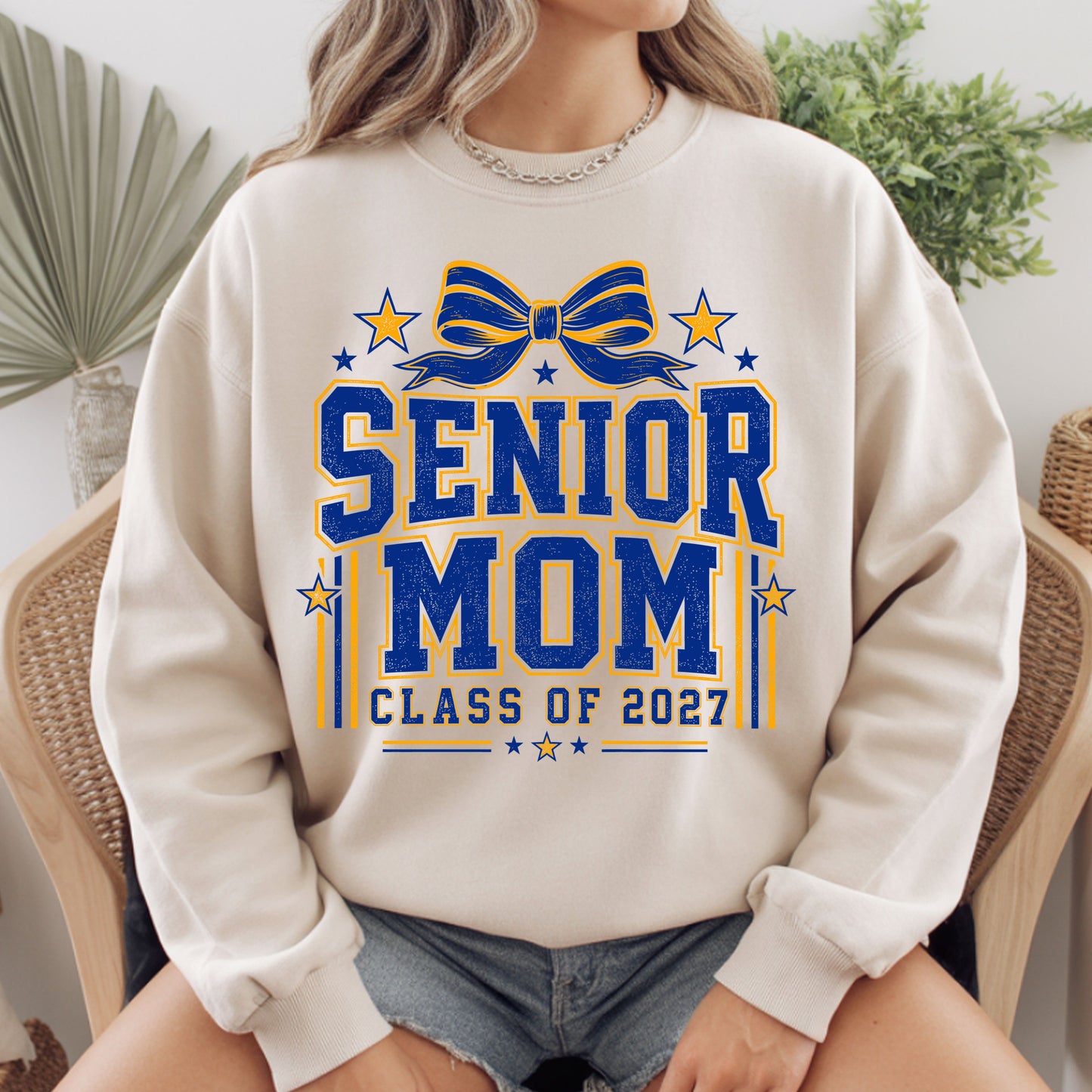 Senior Mom 2027 Royal Blue Yellow Cheer Bow T-Shirt, Varsity Graduation Mother Tee