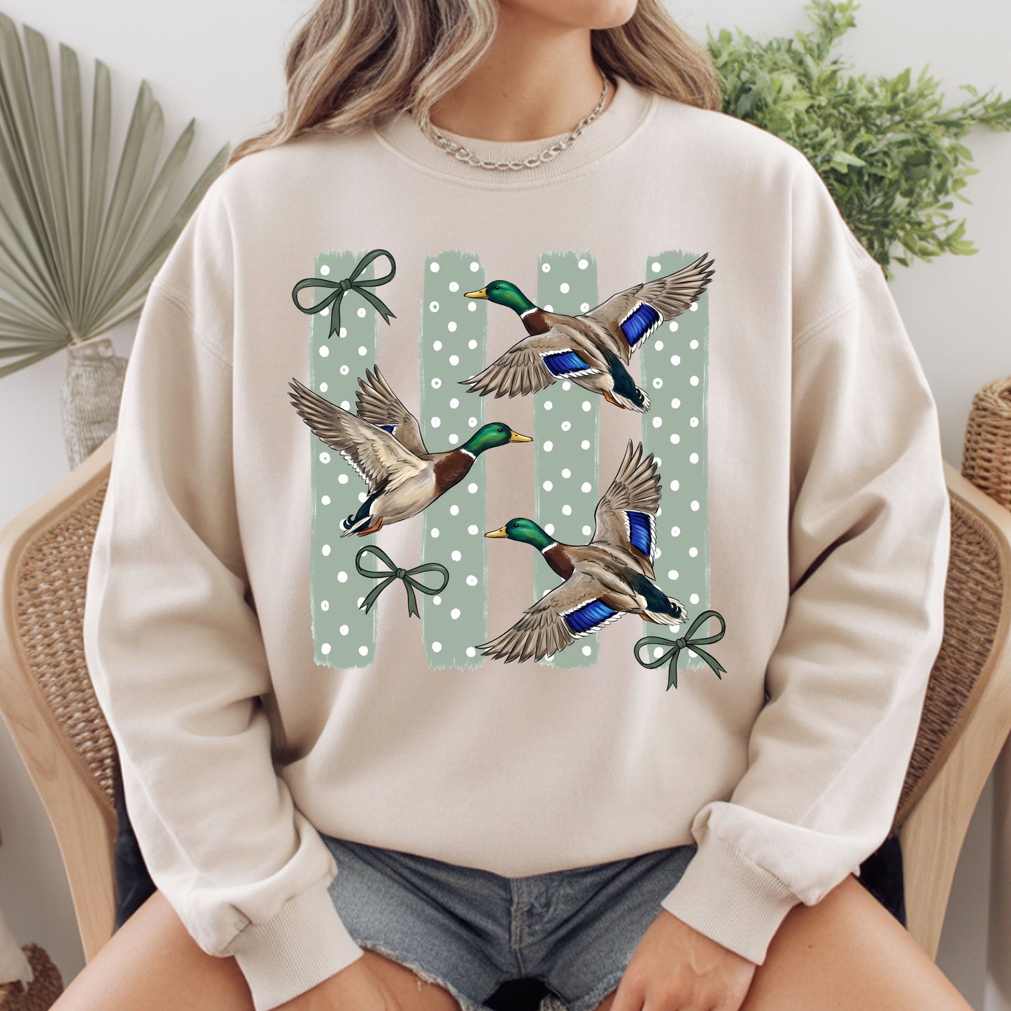 Flying Mallard Ducks Vintage T-Shirt, Green Bows Polka Dot Coquette Hunting Tee