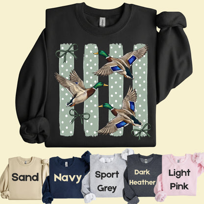 Flying Mallard Ducks Vintage T-Shirt, Green Bows Polka Dot Coquette Hunting Tee