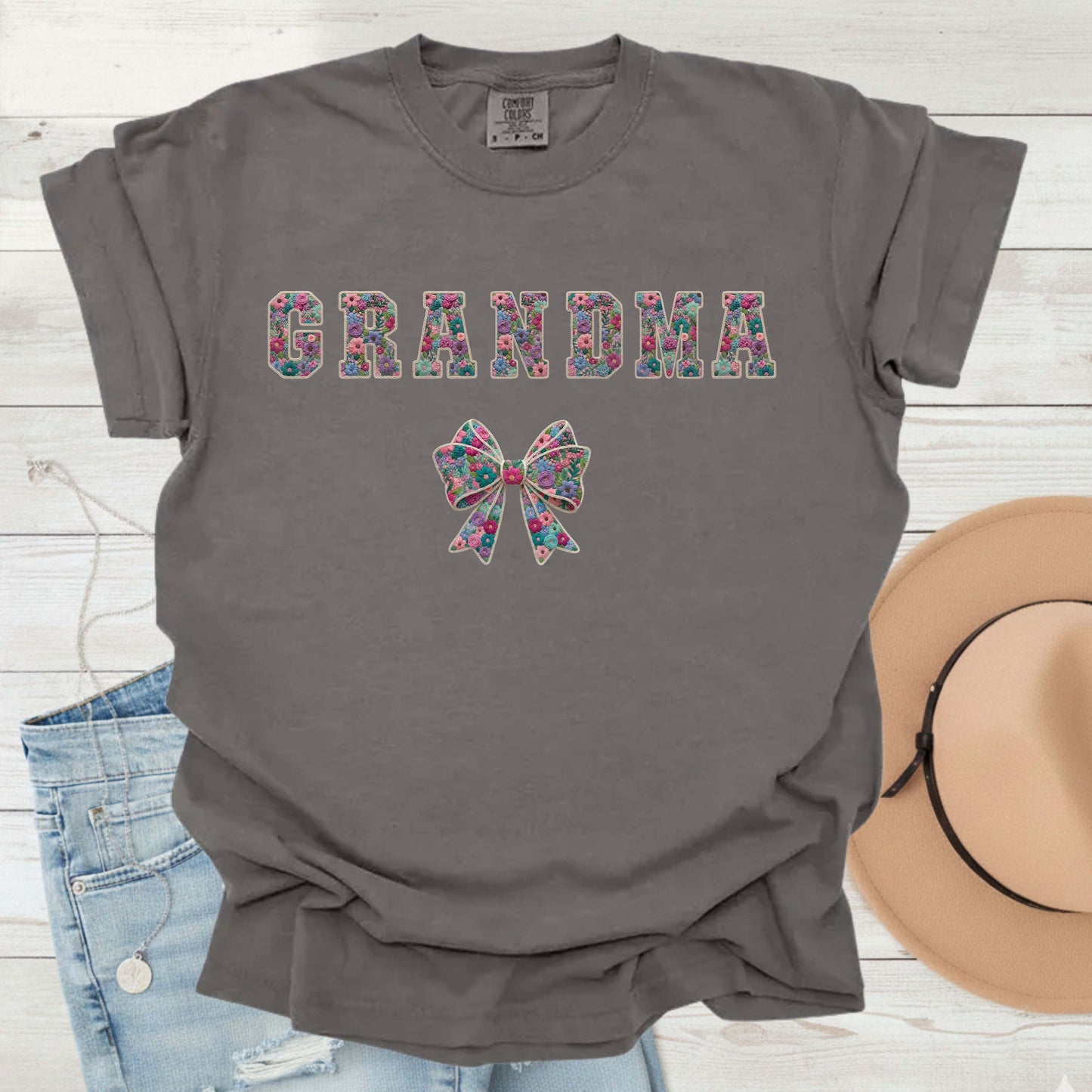 Mama Faux Yarn Printed Comfort Colors T Shirt Grandma Nana Auntie Gigi Grammy Meme Nonna Mothers Day Gift Tees
